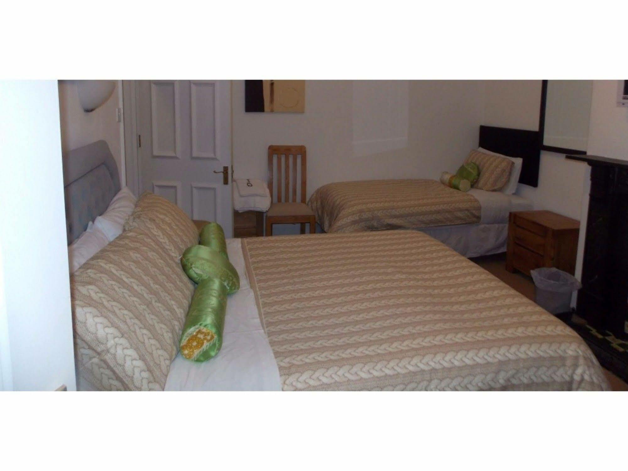 Diamonds Guest House York Buitenkant foto